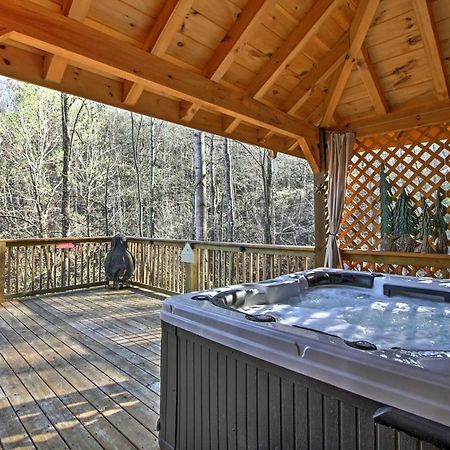 Tree Top Dream Cabin With Hot Tub In Gatlinburg! Villa Екстериор снимка