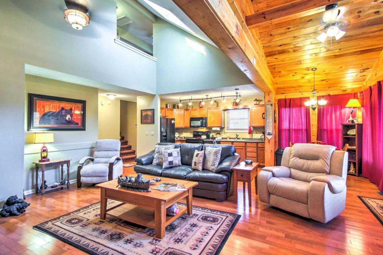 Tree Top Dream Cabin With Hot Tub In Gatlinburg! Villa Екстериор снимка