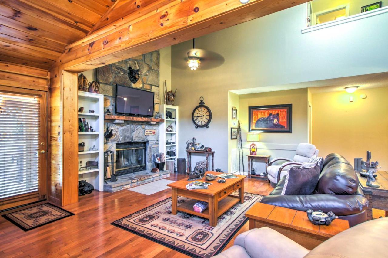 Tree Top Dream Cabin With Hot Tub In Gatlinburg! Villa Екстериор снимка