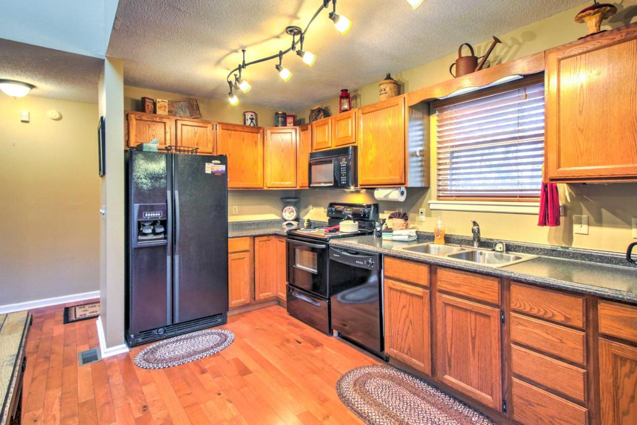 Tree Top Dream Cabin With Hot Tub In Gatlinburg! Villa Екстериор снимка