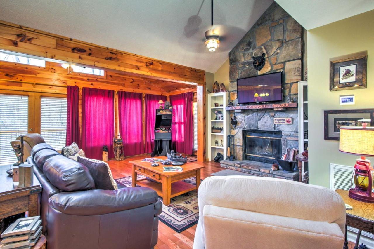 Tree Top Dream Cabin With Hot Tub In Gatlinburg! Villa Екстериор снимка
