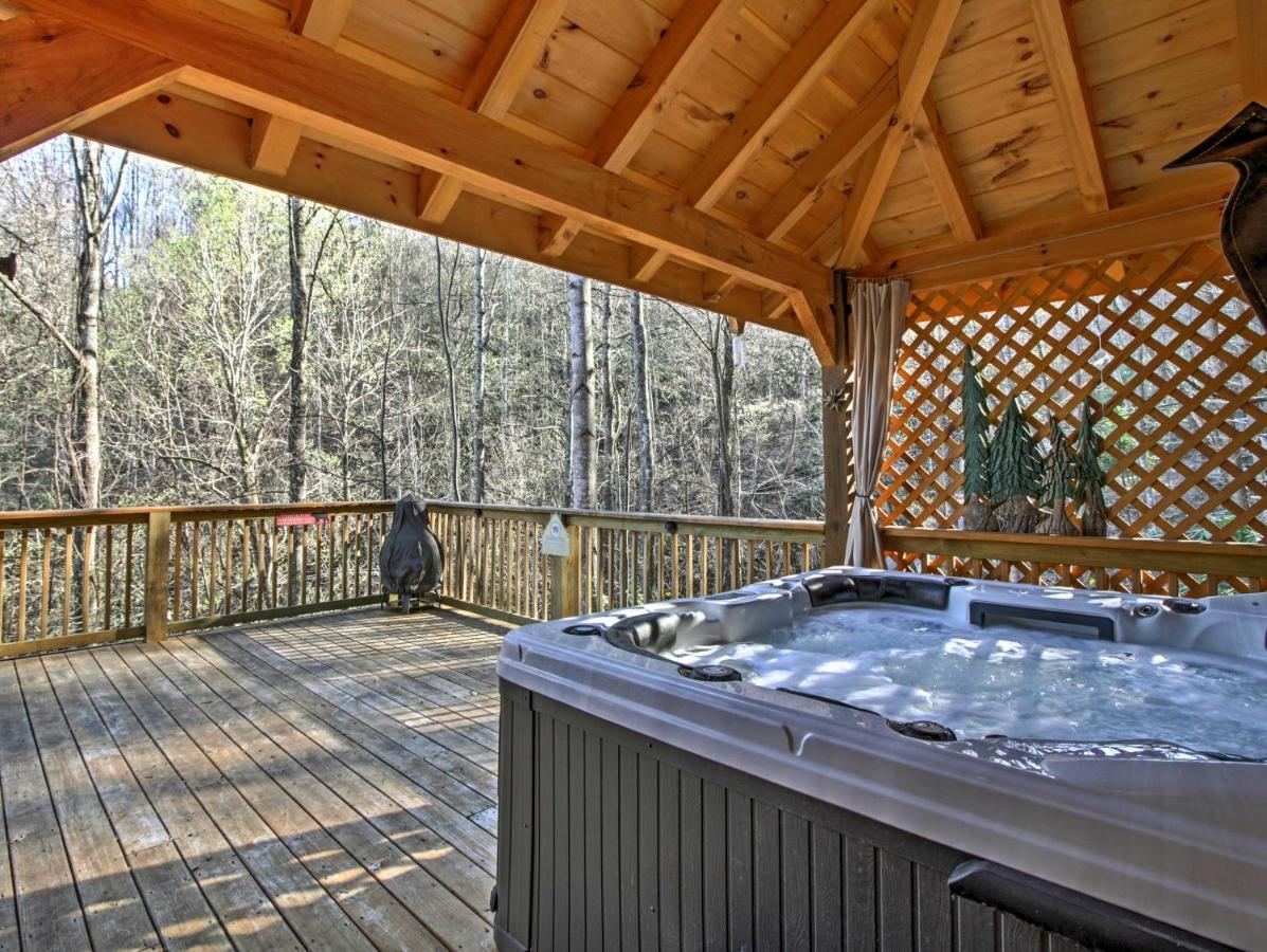 Tree Top Dream Cabin With Hot Tub In Gatlinburg! Villa Екстериор снимка
